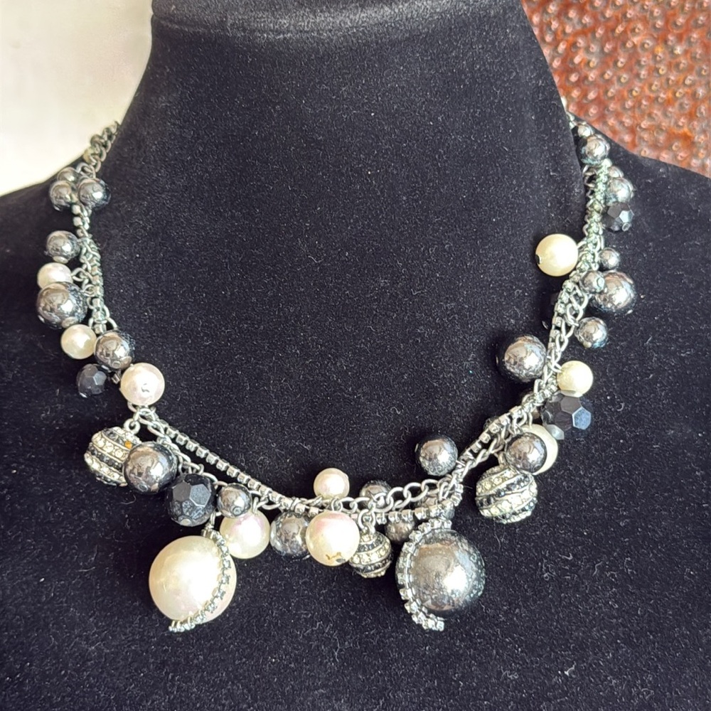 Elegant Silver and Pearl Necklace White House Black Market